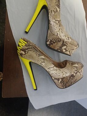 Shoe Dazzle Snake-Print Platform Pumps with Yellow Heel